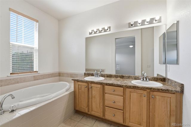 10549 Graymont Lane 14D, Littleton, CO 80126