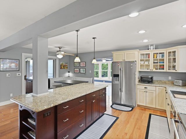 191 Riverside DRIVE, Waterford, WI 53185