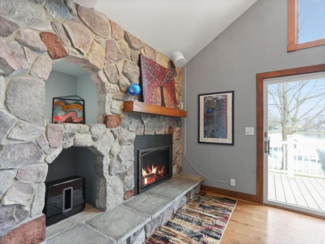 191 Riverside DRIVE, Waterford, WI 53185