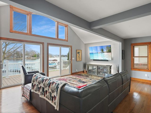 191 Riverside DRIVE, Waterford, WI 53185