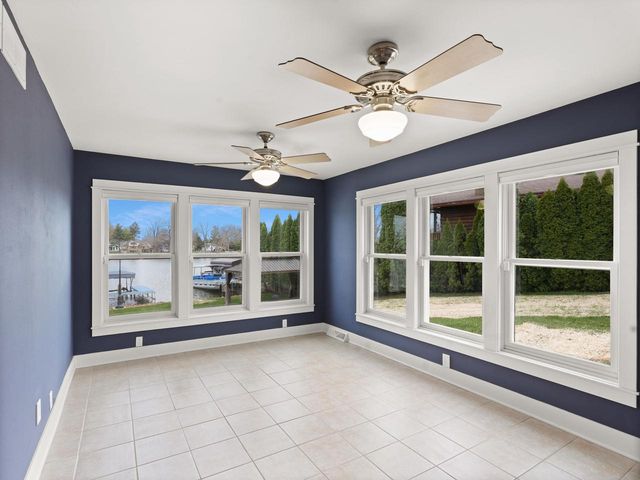 191 Riverside DRIVE, Waterford, WI 53185