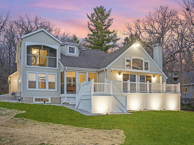 191 Riverside DRIVE, Waterford, WI 53185
