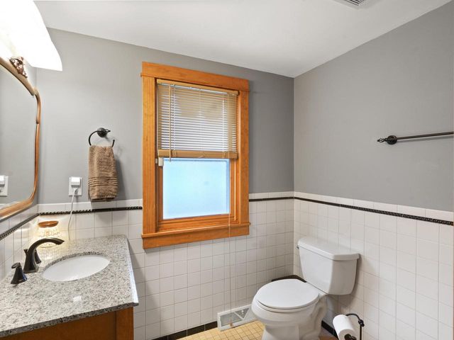 191 Riverside DRIVE, Waterford, WI 53185