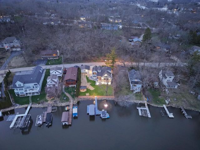 191 Riverside DRIVE, Waterford, WI 53185