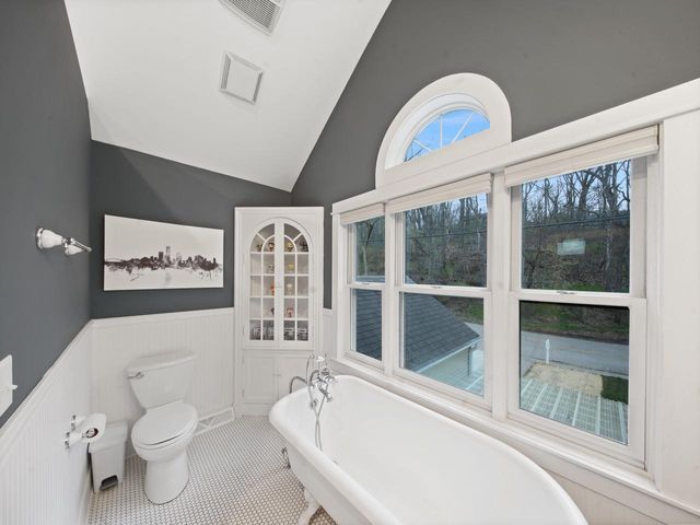 191 Riverside DRIVE, Waterford, WI 53185