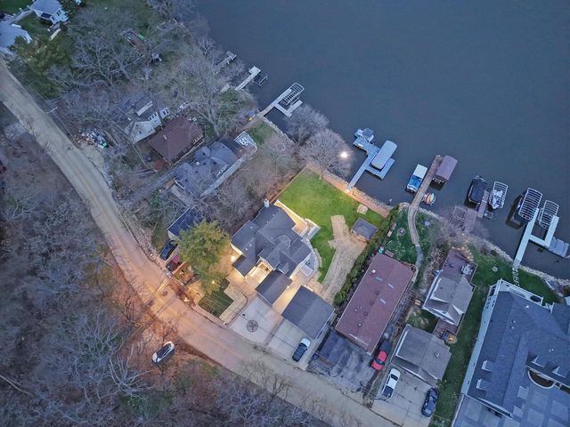 191 Riverside DRIVE, Waterford, WI 53185