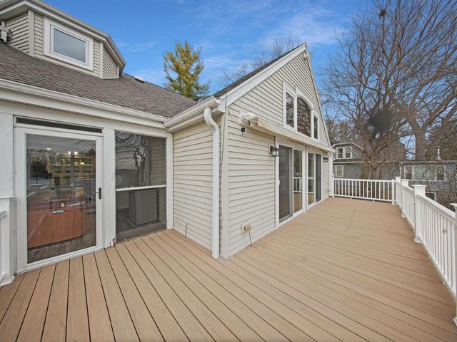 191 Riverside DRIVE, Waterford, WI 53185
