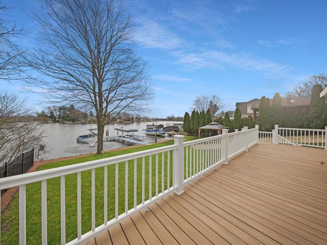 191 Riverside DRIVE, Waterford, WI 53185