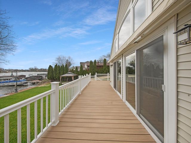 191 Riverside DRIVE, Waterford, WI 53185