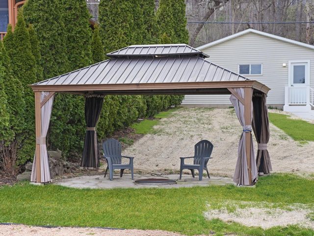 191 Riverside DRIVE, Waterford, WI 53185