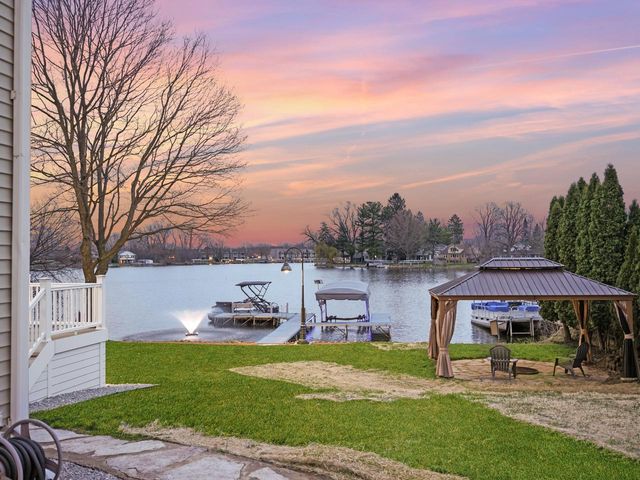 191 Riverside DRIVE, Waterford, WI 53185