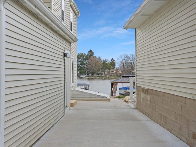 191 Riverside DRIVE, Waterford, WI 53185