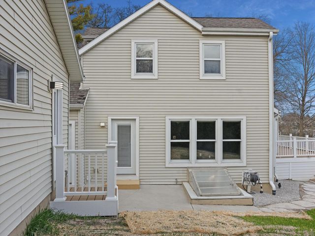 191 Riverside DRIVE, Waterford, WI 53185