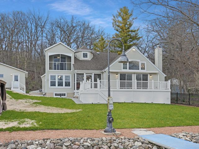 191 Riverside DRIVE, Waterford, WI 53185