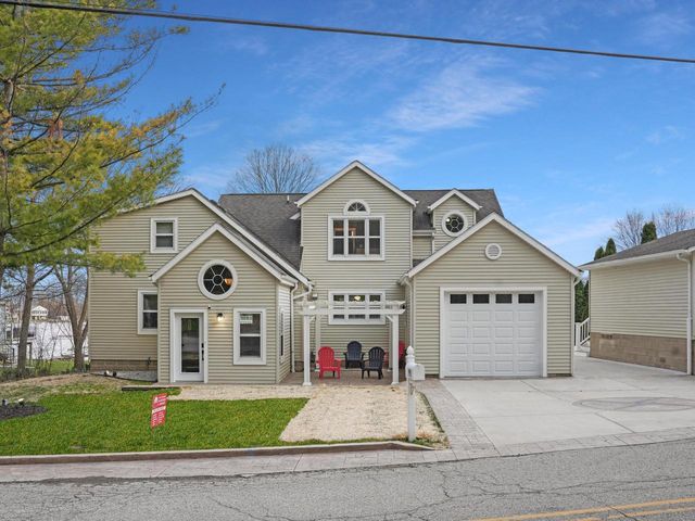 191 Riverside DRIVE, Waterford, WI 53185