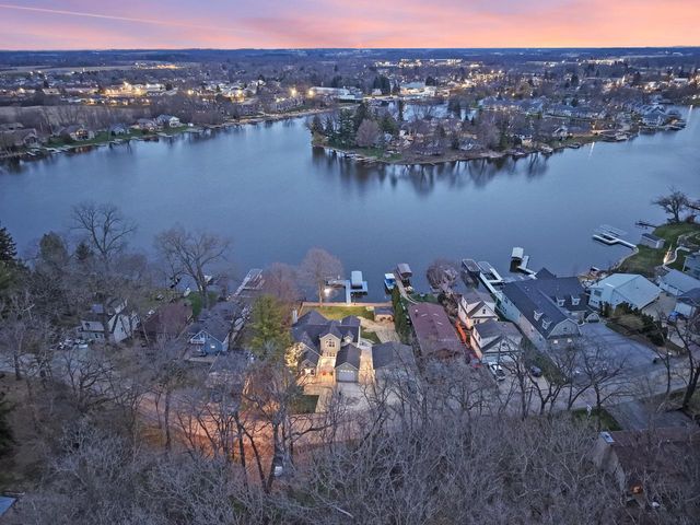 191 Riverside DRIVE, Waterford, WI 53185