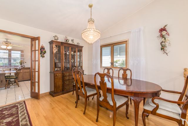 8432 W Amelia Drive, Niles, IL 60714