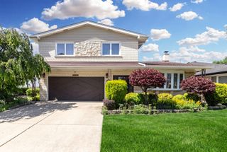 8432 W Amelia Drive, Niles, IL 60714