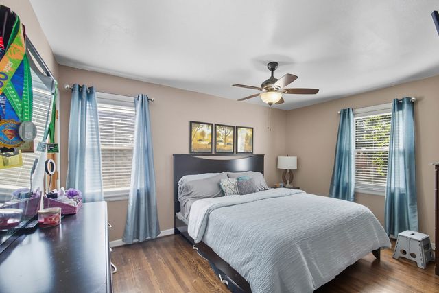 8223 S Sawyer Avenue, Chicago, IL 60652