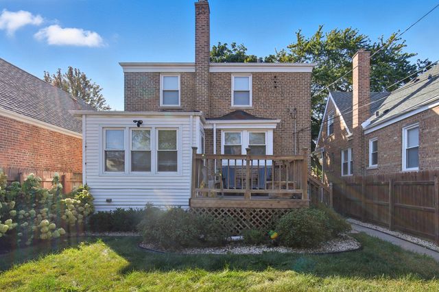 8223 S Sawyer Avenue, Chicago, IL 60652