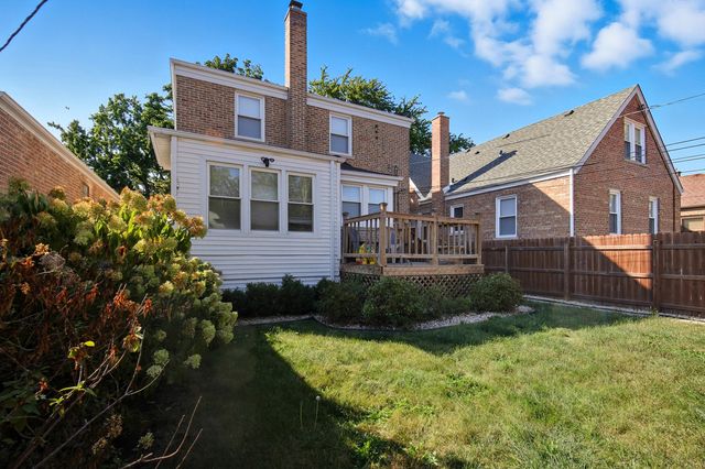 8223 S Sawyer Avenue, Chicago, IL 60652