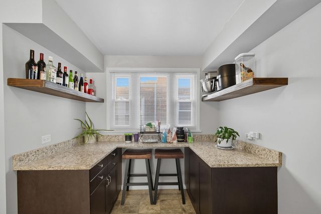 8223 S Sawyer Avenue, Chicago, IL 60652