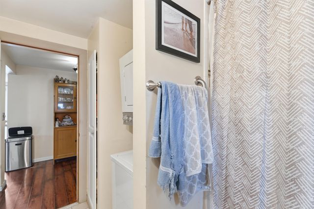 10 Saint Josephs Drive, Nashua, NH 03060