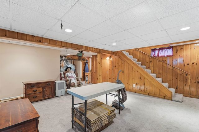 10 Saint Josephs Drive, Nashua, NH 03060