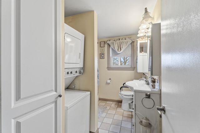 10 Saint Josephs Drive, Nashua, NH 03060