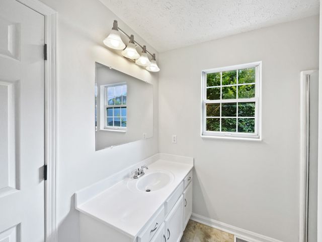 6361 Mount View Rd, Antioch, TN 37013