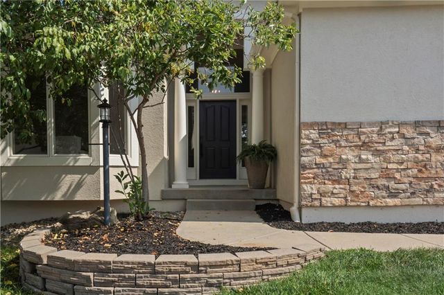 14316 Norwood Street, Leawood, KS 66224