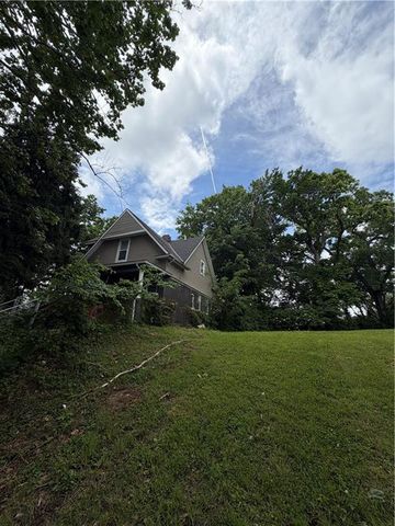 1106 Agnes Avenue, Kansas City, MO 64127