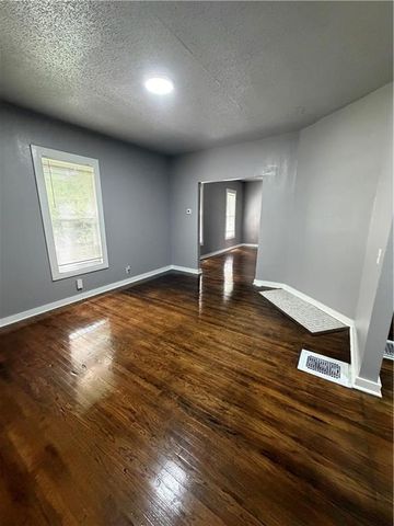1106 Agnes Avenue, Kansas City, MO 64127