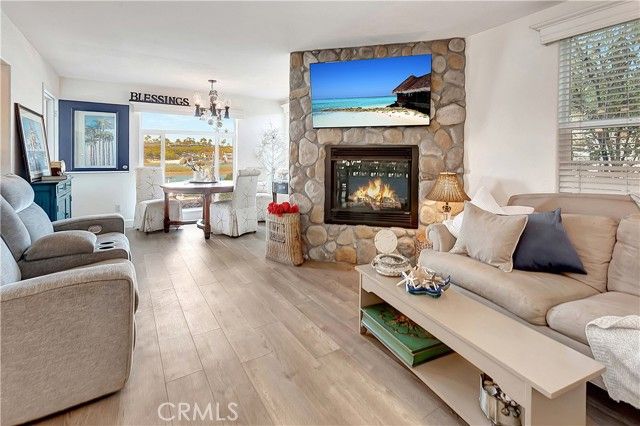 40 Saratoga, Newport Beach, CA 92660