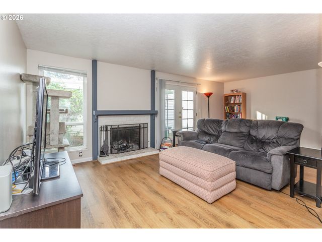 6151 Sw ERICKSON Ave, Beaverton, OR 97008