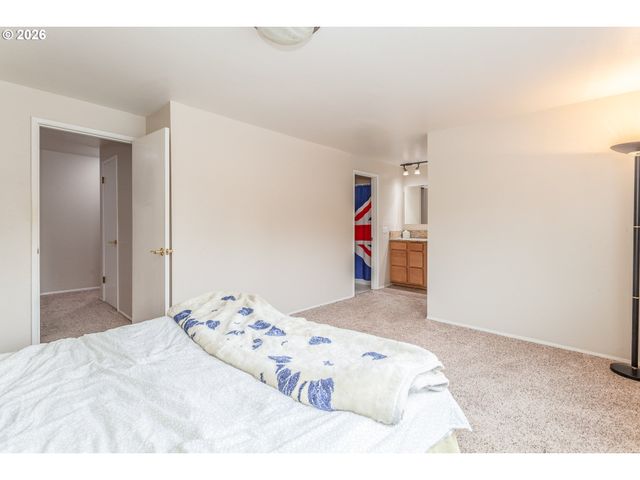 6151 Sw ERICKSON Ave, Beaverton, OR 97008