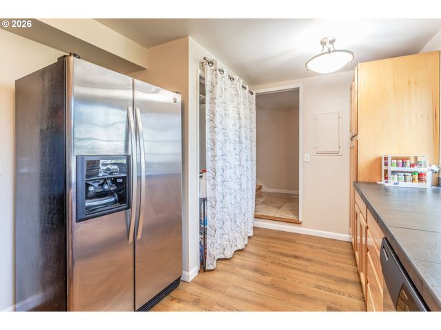 6151 Sw ERICKSON Ave, Beaverton, OR 97008