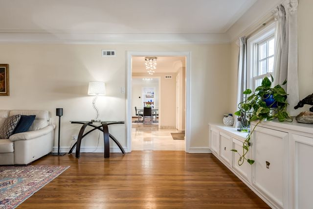 1047 FAIR OAKS Avenue, Oak Park, IL 60302