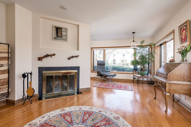 1047 FAIR OAKS Avenue, Oak Park, IL 60302