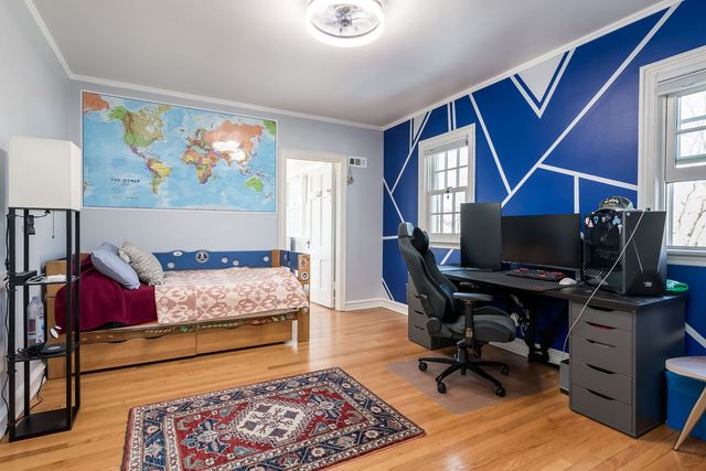 1047 FAIR OAKS Avenue, Oak Park, IL 60302