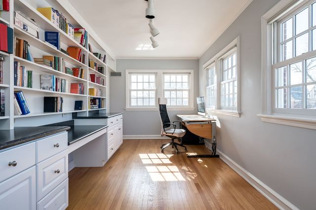 1047 FAIR OAKS Avenue, Oak Park, IL 60302