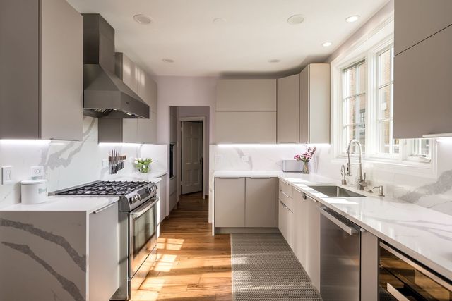 1047 FAIR OAKS Avenue, Oak Park, IL 60302