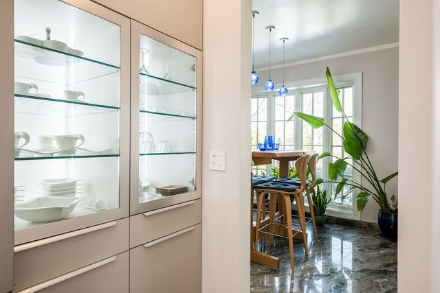 1047 FAIR OAKS Avenue, Oak Park, IL 60302