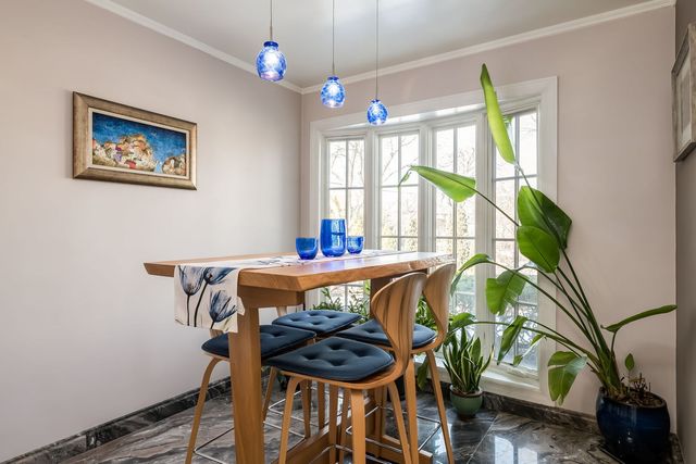 1047 FAIR OAKS Avenue, Oak Park, IL 60302