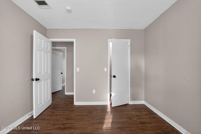 2141 Thousand Oaks Drive, Jackson, MS 39212