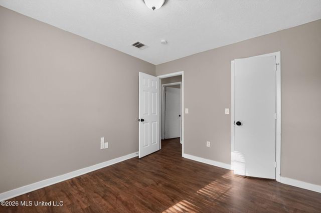 2141 Thousand Oaks Drive, Jackson, MS 39212