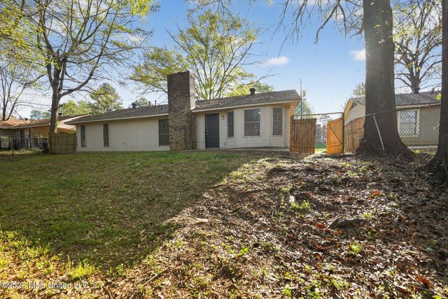 2141 Thousand Oaks Drive, Jackson, MS 39212