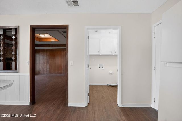 2141 Thousand Oaks Drive, Jackson, MS 39212