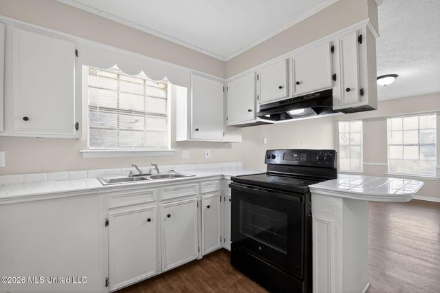2141 Thousand Oaks Drive, Jackson, MS 39212