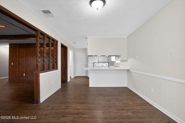 2141 Thousand Oaks Drive, Jackson, MS 39212